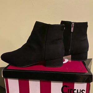Black boots by Sam Edelman